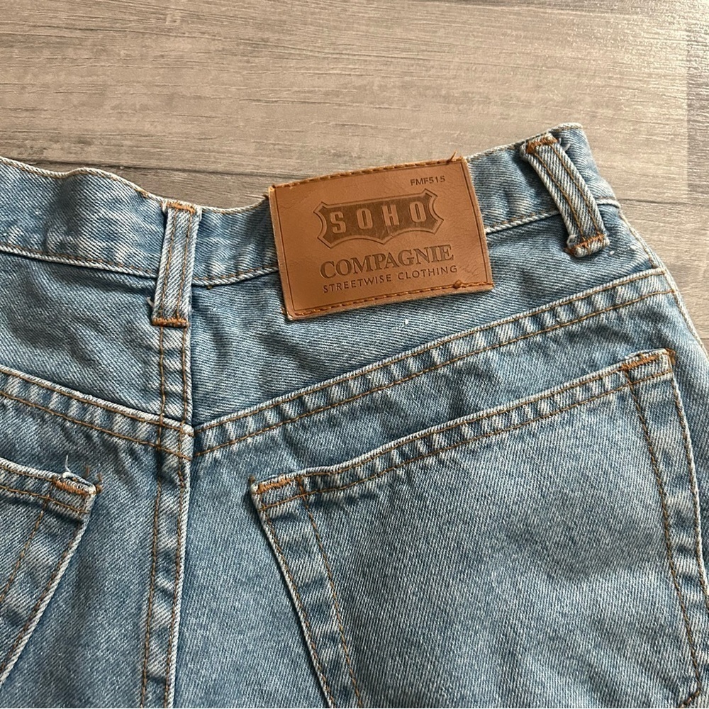 SOHO Vintage Graphic Denim High-Waisted Shorts - Picture 5 of 6